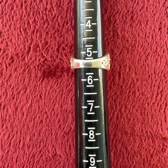 RJ Graziano Sterling Silver 925 Swirl Black Onyx Oval Cabochon Ring size 5-1/2 - Picture 2 of 5